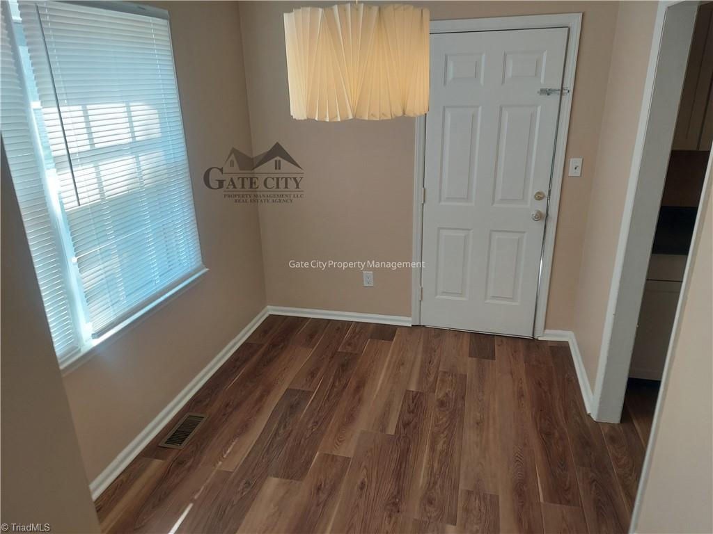 1105 Meadowbrook Boulevard Property Photo 4