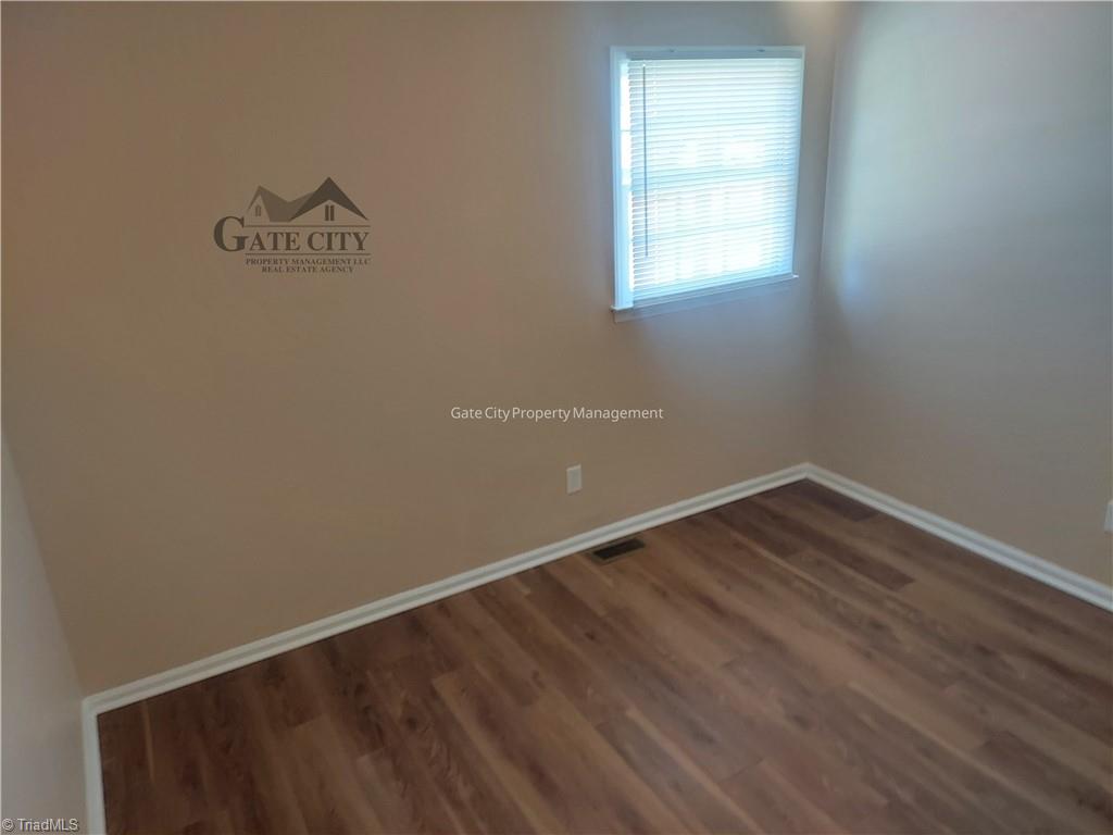 1105 Meadowbrook Boulevard Property Photo 8