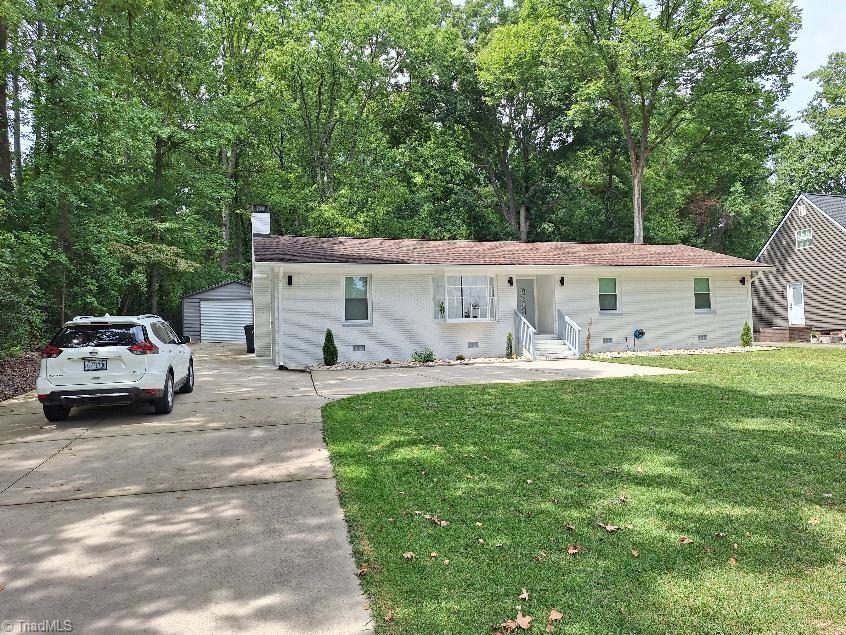 3206 Groometown Road Property Photo 1