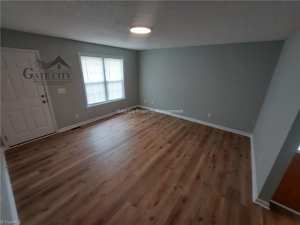 22 King Row Property Photo 4