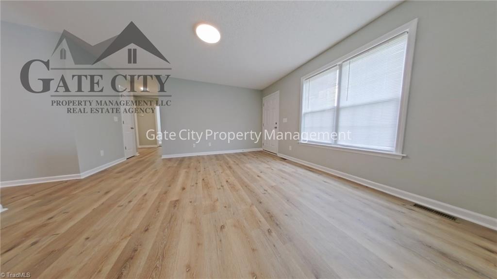 22 King Row Property Photo 5