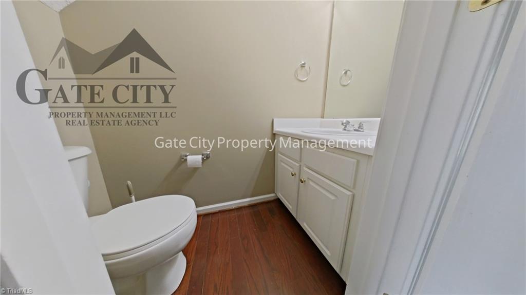 3983 Elizabeth Glen Way Property Photo 7