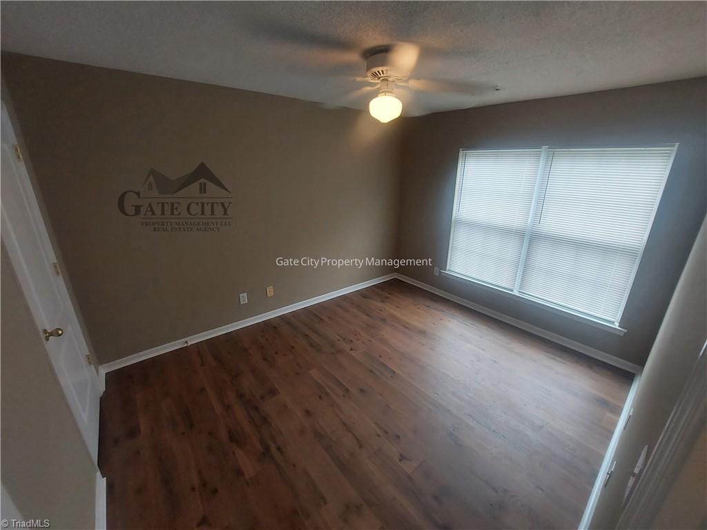 3983 Elizabeth Glen Way Property Photo 8
