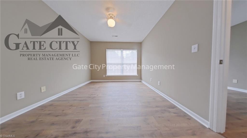 3983 Elizabeth Glen Way Property Photo 9