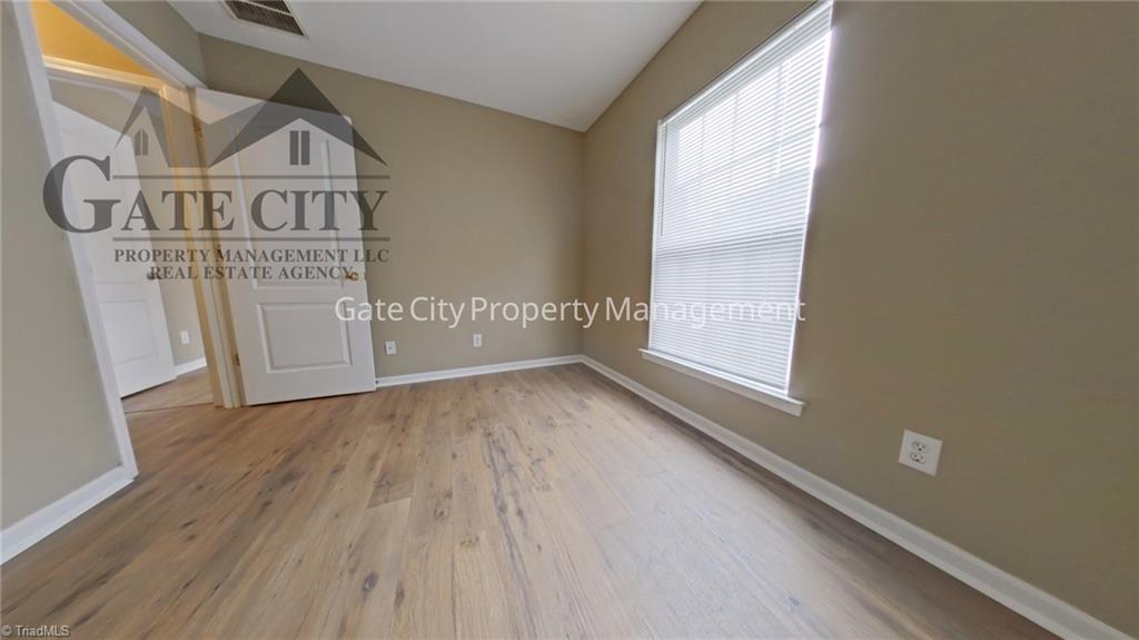 3983 Elizabeth Glen Way Property Photo 11