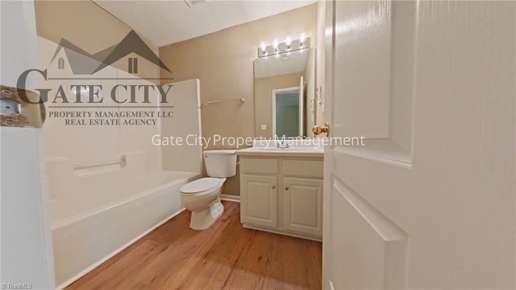 3983 Elizabeth Glen Way Property Photo 13