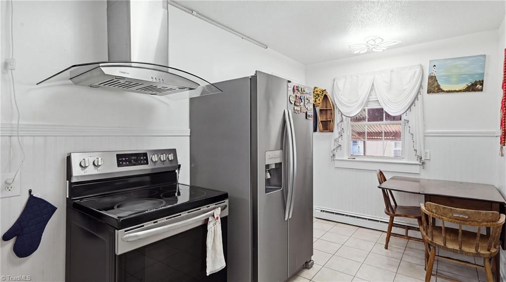 325 W Gilbreath Street Property Photo 6