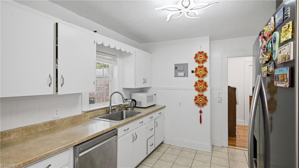 325 W Gilbreath Street Property Photo 8