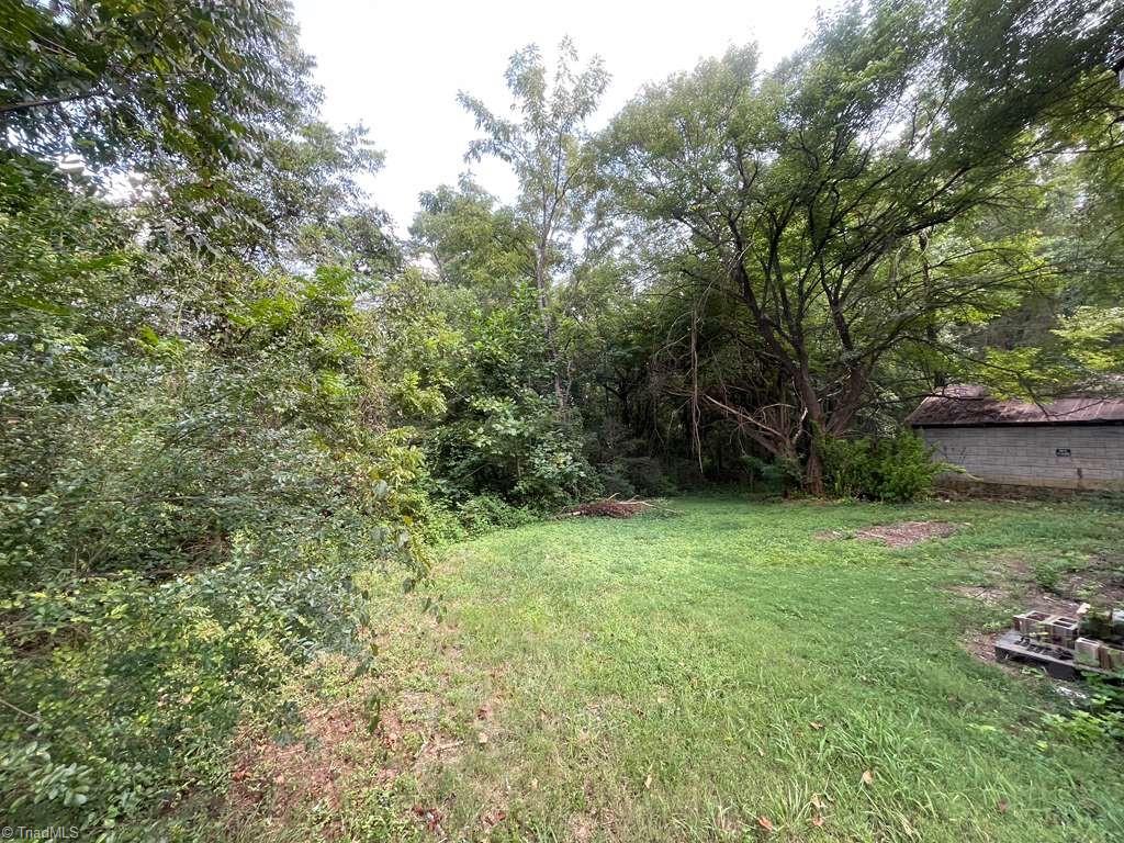 306 Moore Drive Property Photo 5