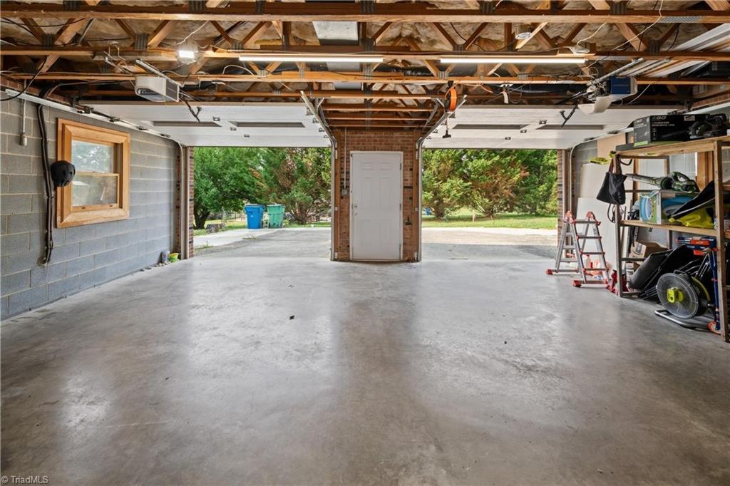 2114 Margaret Drive Property Photo 1