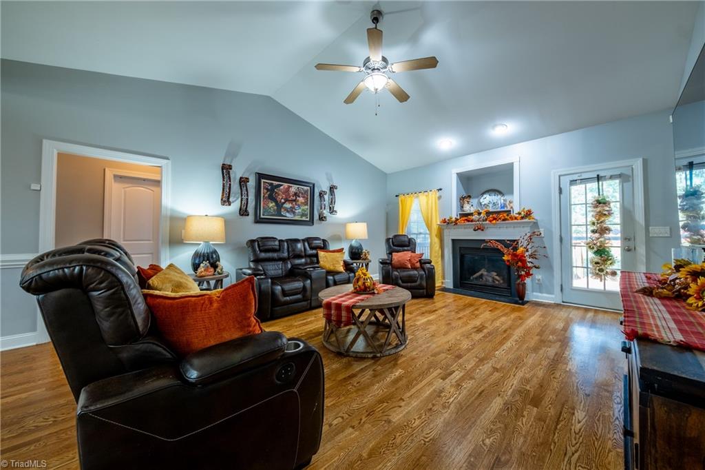3005 Pearson Farm Drive Property Photo 10