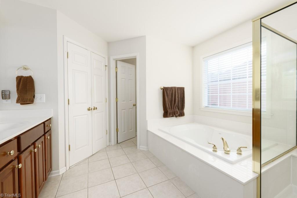 3810 Middlebury Way Property Photo 32