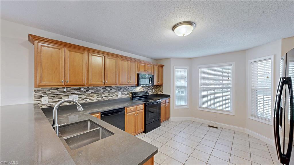 3879 Wood Avenue Property Photo 5