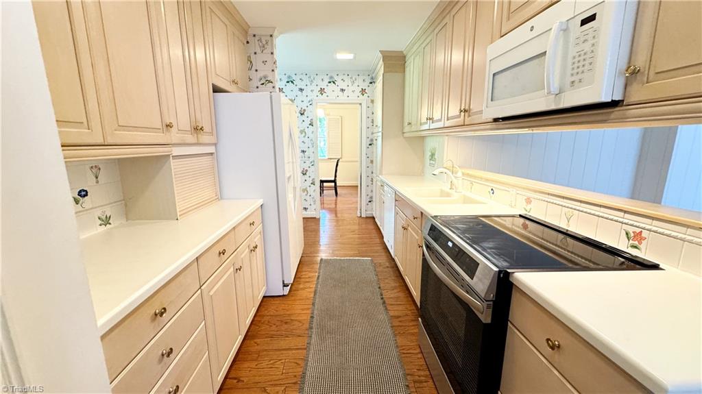 612 Peachtree Street Property Photo 14