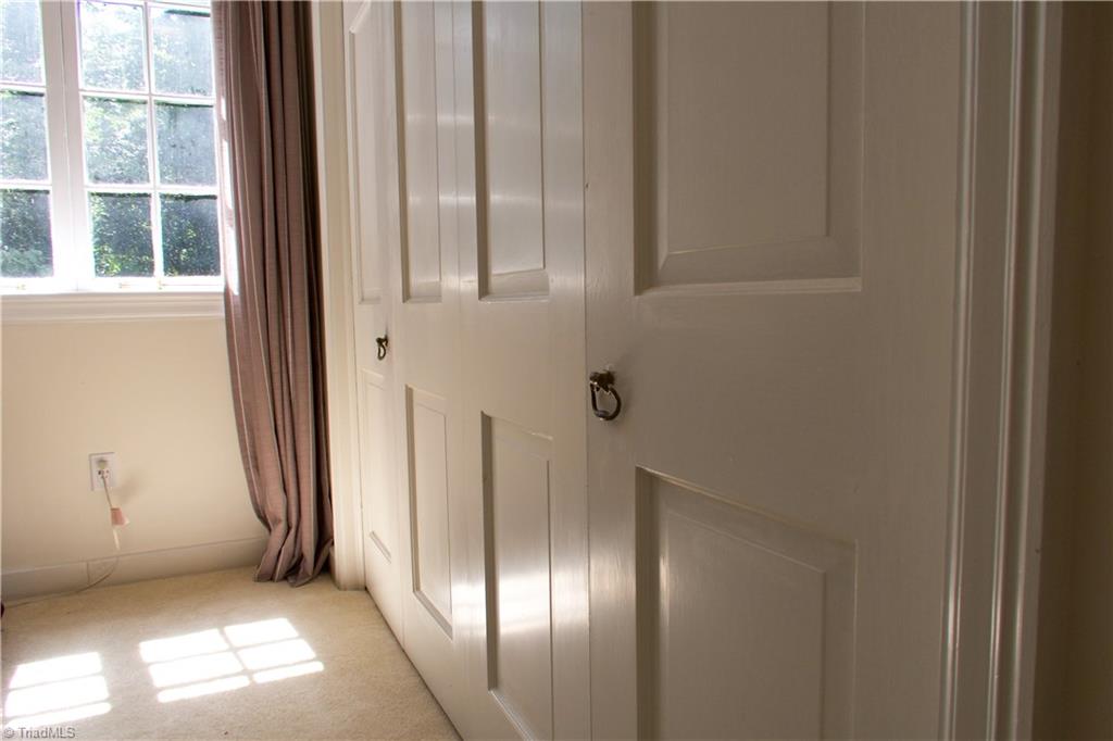 612 Peachtree Street Property Photo 42