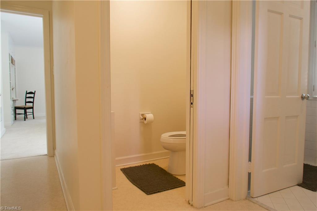 612 Peachtree Street Property Photo 43