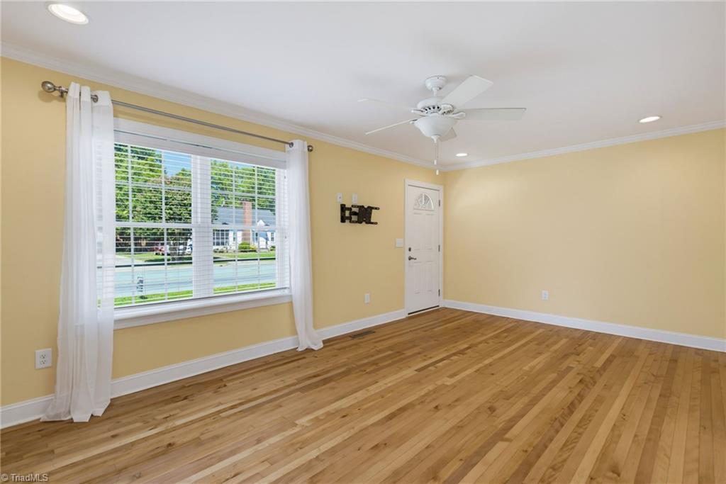 418 S Maple Street Property Photo 9