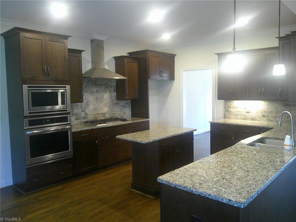 8174 Sanfords Creek Drive Property Photo 6
