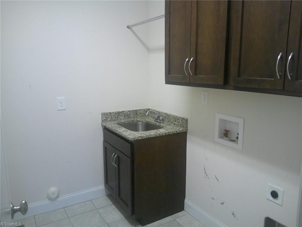 8174 Sanfords Creek Drive Property Photo 23