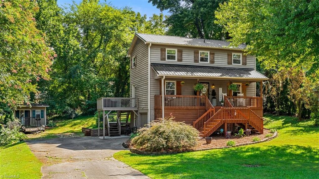 7317 Farmbrook Place Property Photo 3