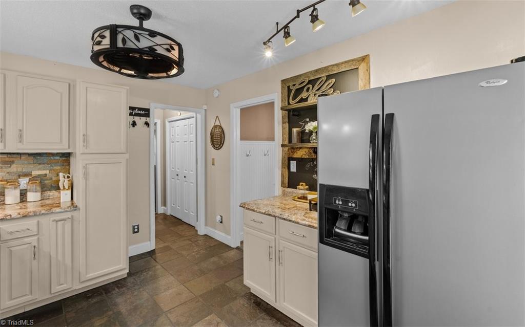 7317 Farmbrook Place Property Photo 7