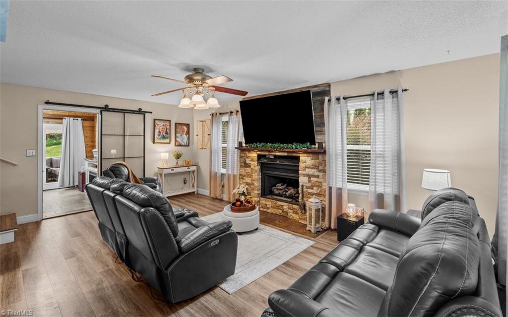 7317 Farmbrook Place Property Photo 13