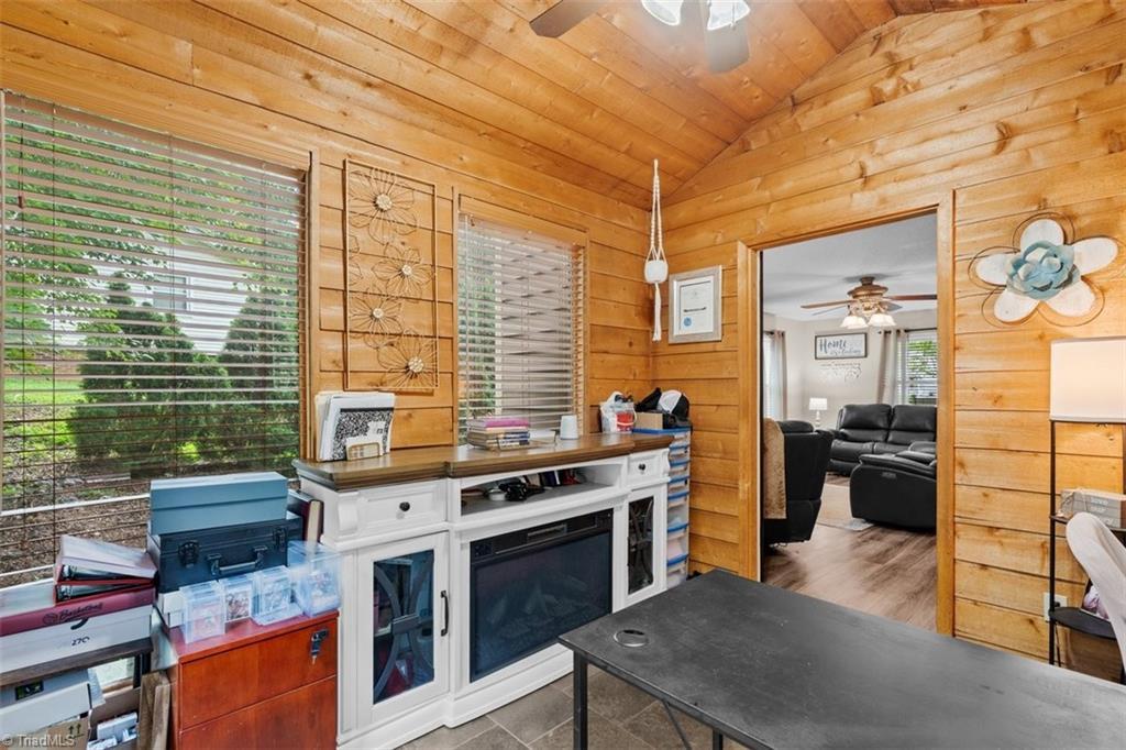 7317 Farmbrook Place Property Photo 16