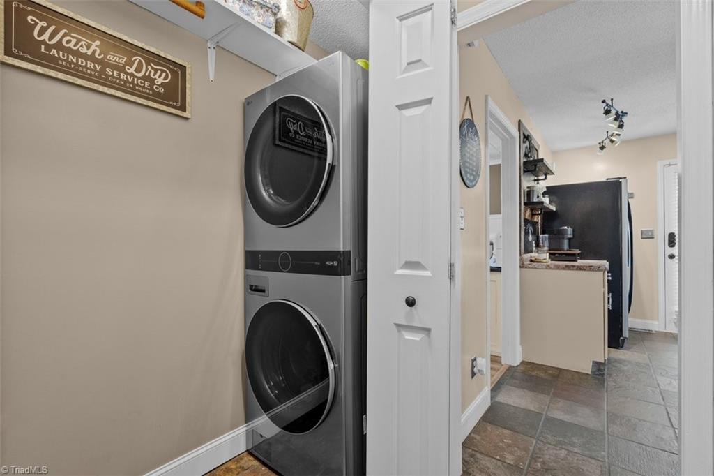 7317 Farmbrook Place Property Photo 19