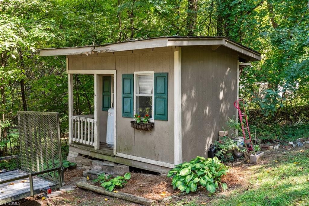 7317 Farmbrook Place Property Photo 33
