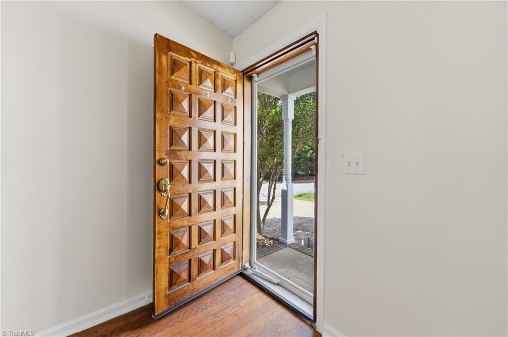 808 Circle Drive Property Photo 3