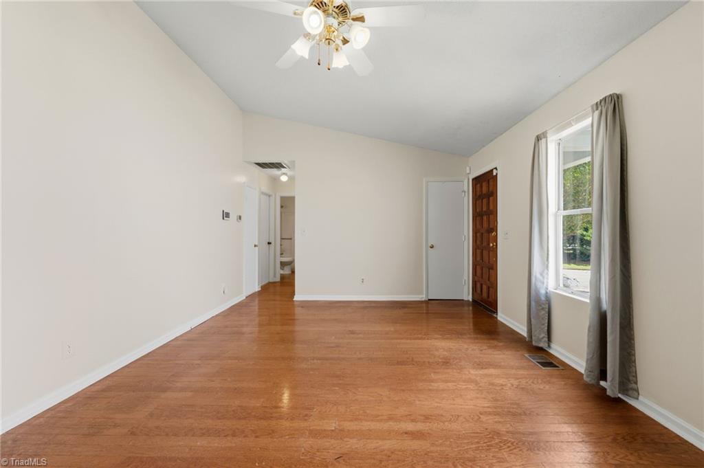 808 Circle Drive Property Photo 8