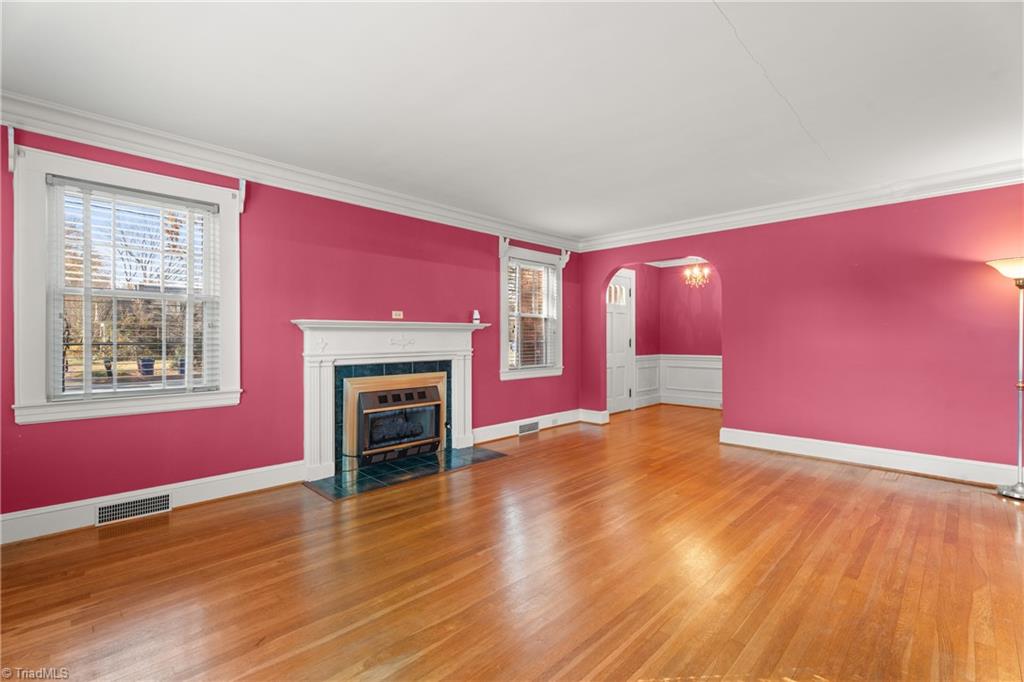 7945 Broad Street Property Photo 4