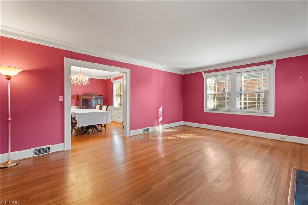 7945 Broad Street Property Photo 6
