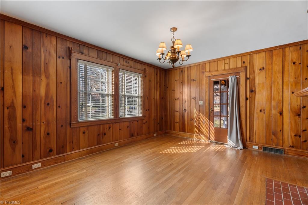 7945 Broad Street Property Photo 20