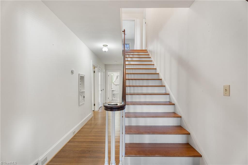 7945 Broad Street Property Photo 24