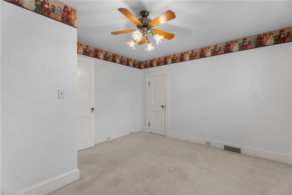 7945 Broad Street Property Photo 26