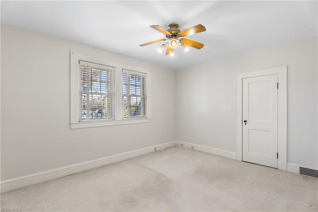 7945 Broad Street Property Photo 30