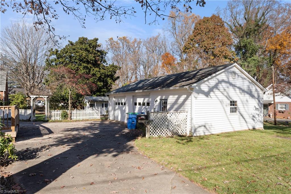 7945 Broad Street Property Photo 37