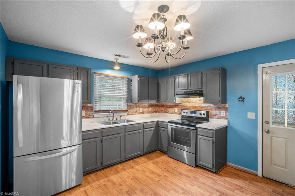 609 Forest Brook Drive Property Photo 5