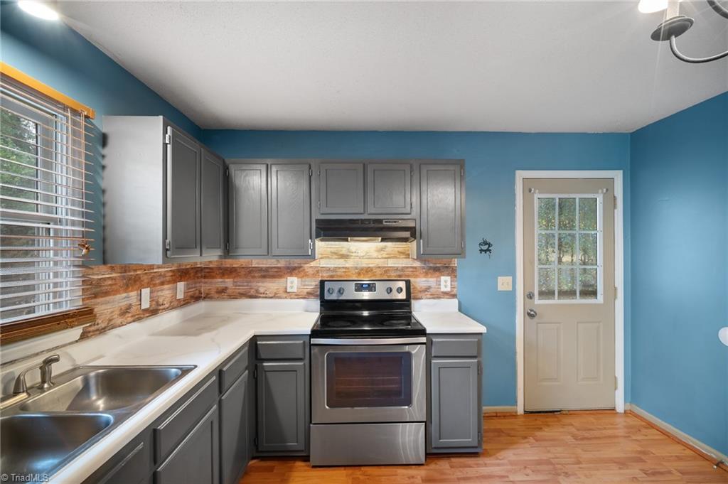 609 Forest Brook Drive Property Photo 7