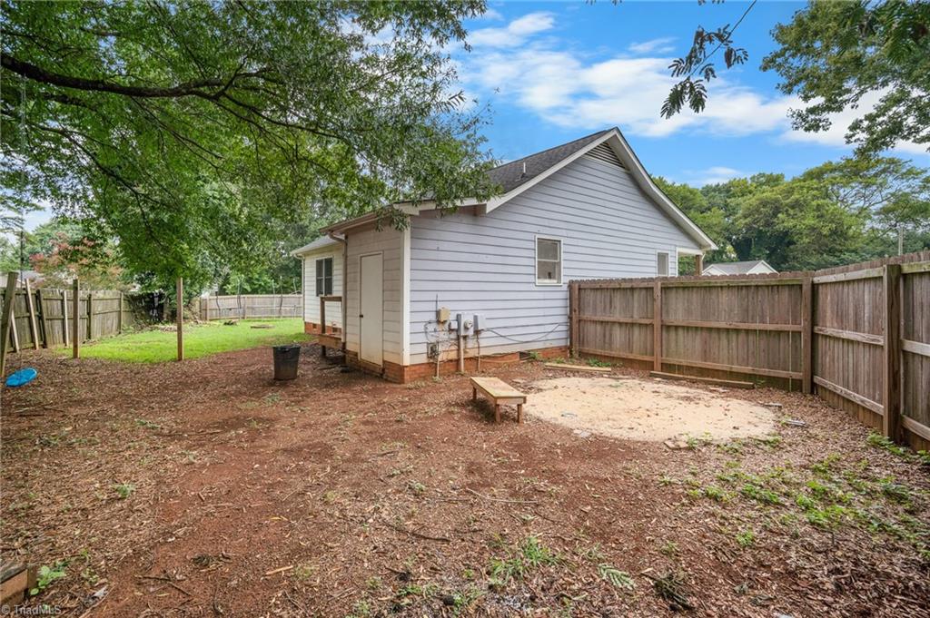 609 Forest Brook Drive Property Photo 23