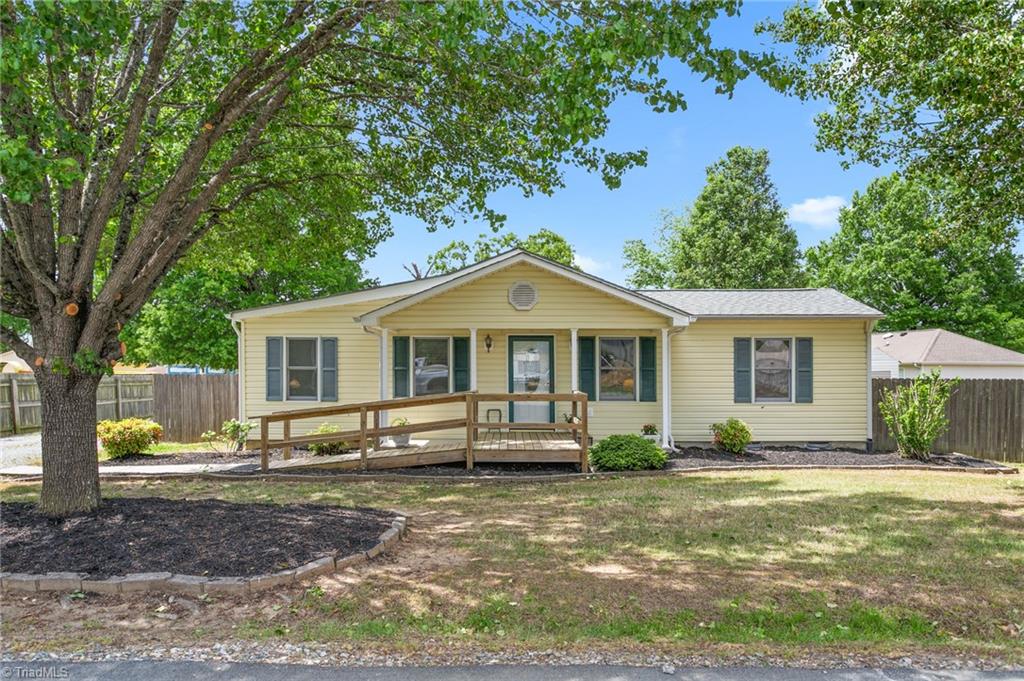 610 Larry Avenue Property Photo 1
