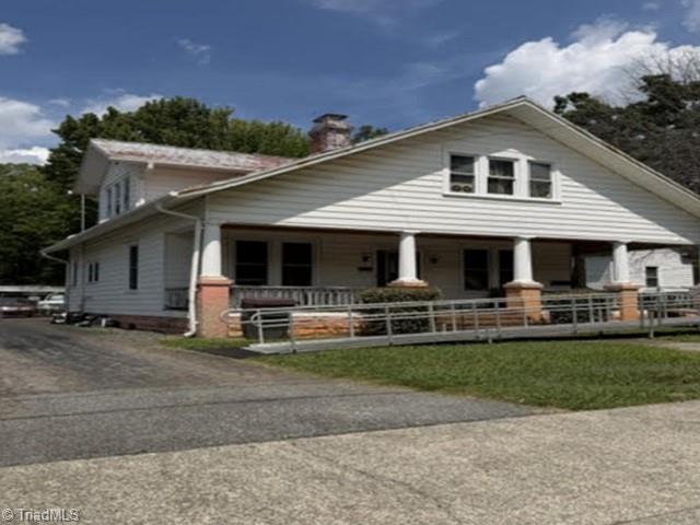 648 Lindsey Street Property Photo 1