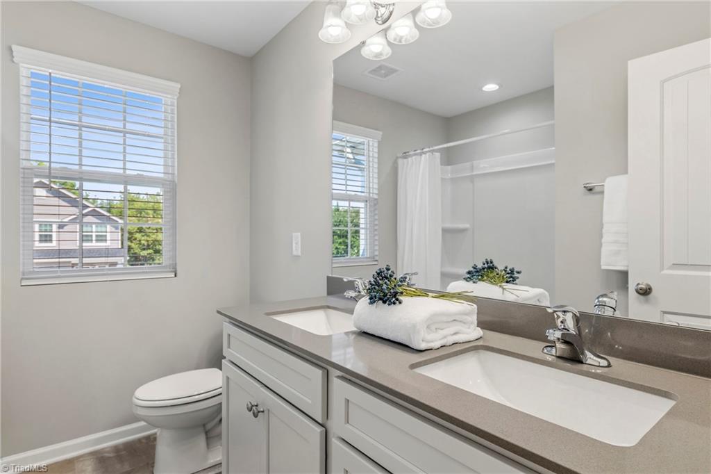 2275 Campbell Loop Property Photo 10