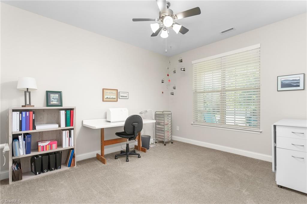 2560 Glenkirk Drive Property Photo 12