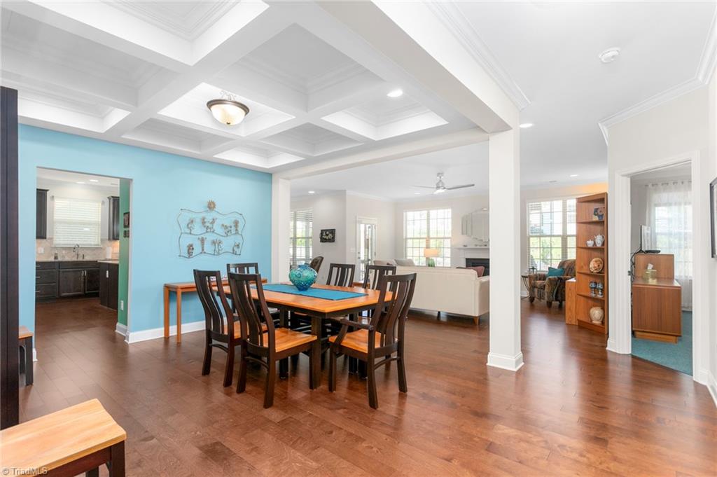 2560 Glenkirk Drive Property Photo 14