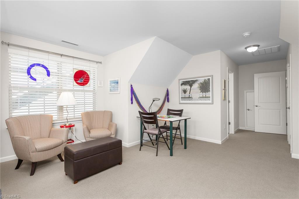 2560 Glenkirk Drive Property Photo 32