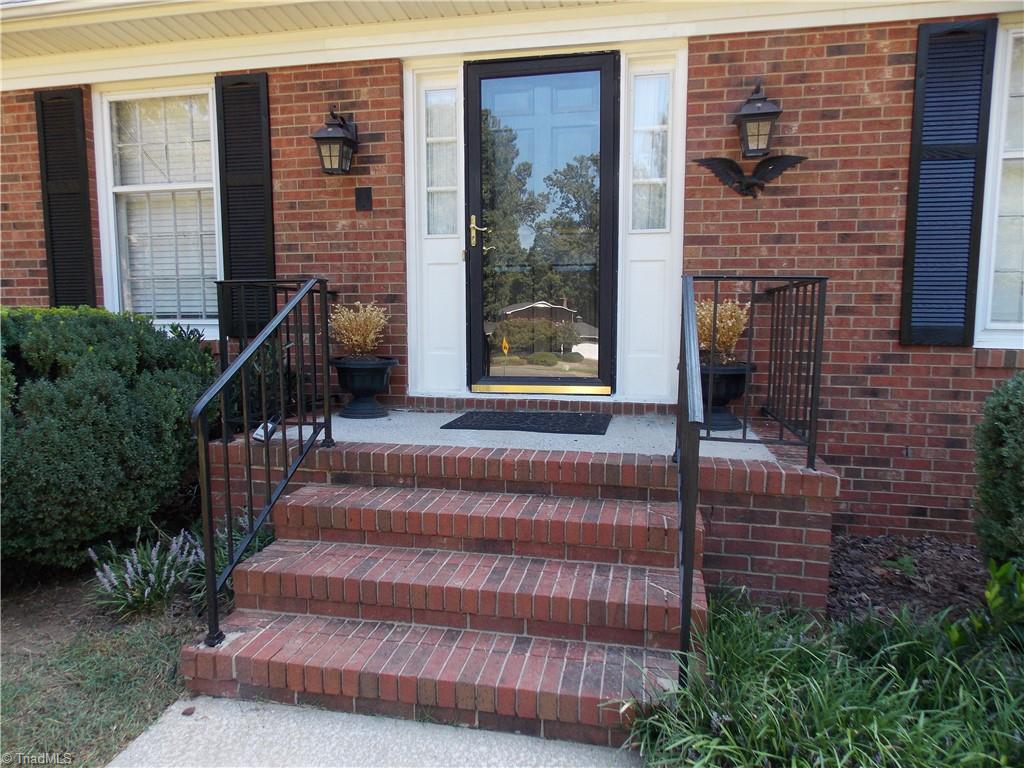 4915 Warfield Drive Property Photo
