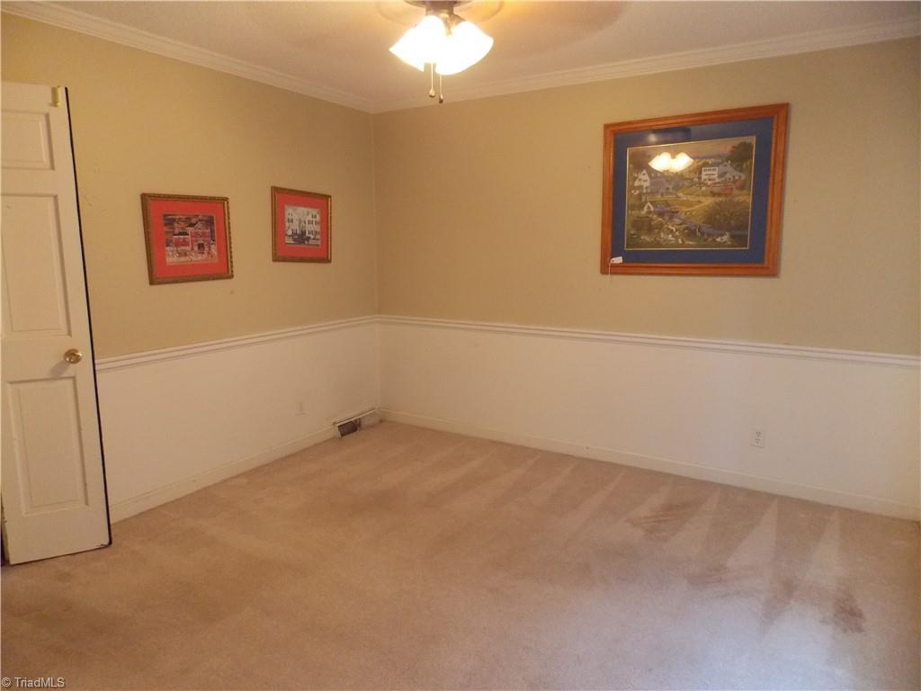 4915 Warfield Drive Property Photo 12