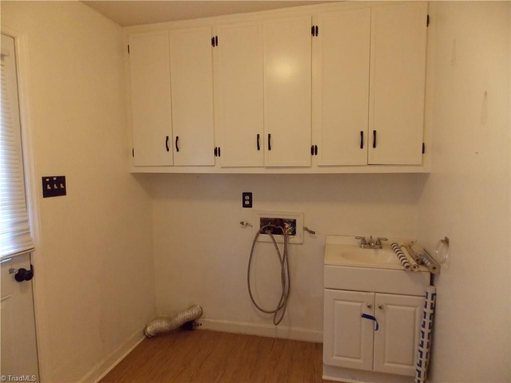 4915 Warfield Drive Property Photo 15
